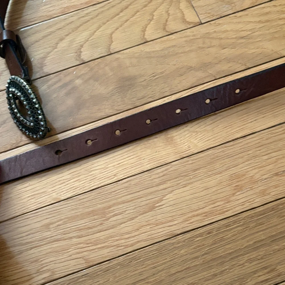 Fossil Brown Leather Belt with Decorative Oval Buckle